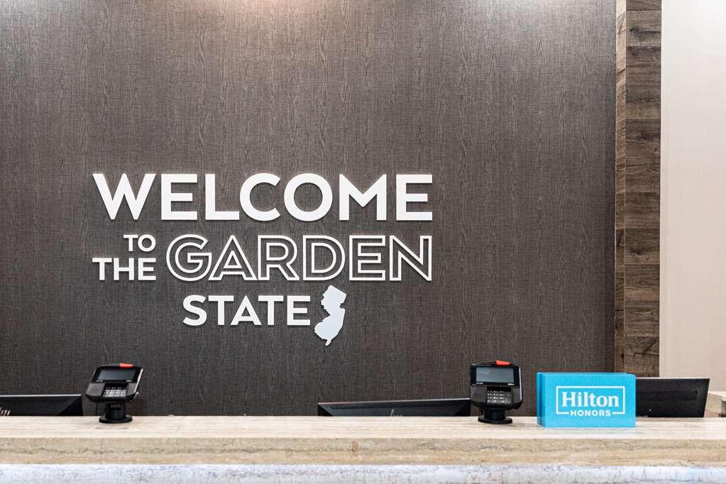 Hampton Inn And Suites Newark Airport Elizabeth Nội địa bức ảnh
